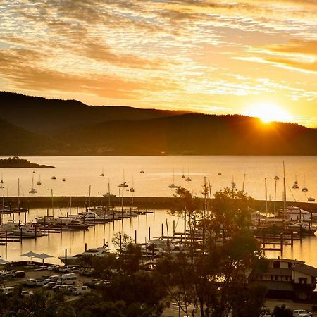 Sunlit Waters Studio Apartments Airlie Beach Exterior foto