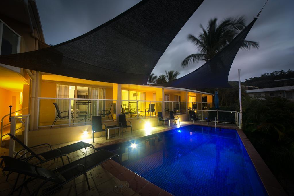 Sunlit Waters Studio Apartments Airlie Beach Exterior foto