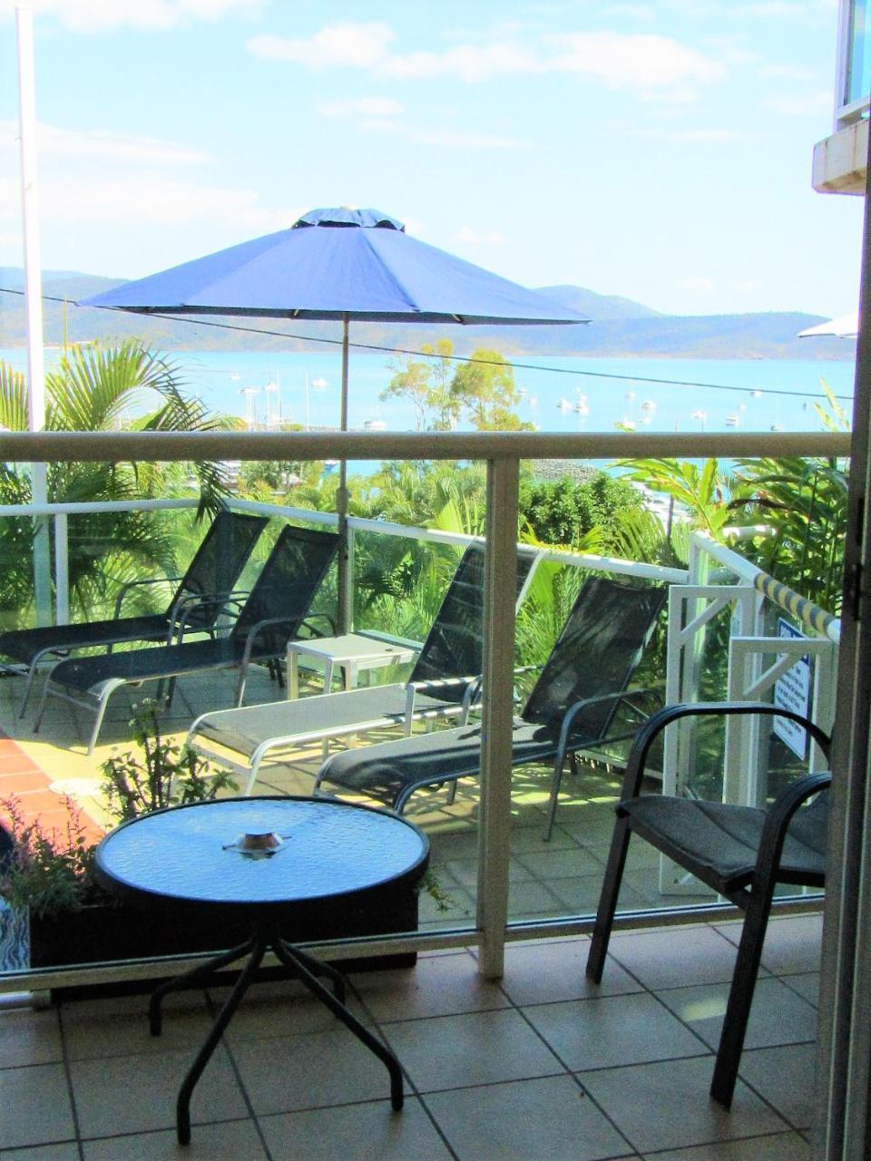 Sunlit Waters Studio Apartments Airlie Beach Exterior foto