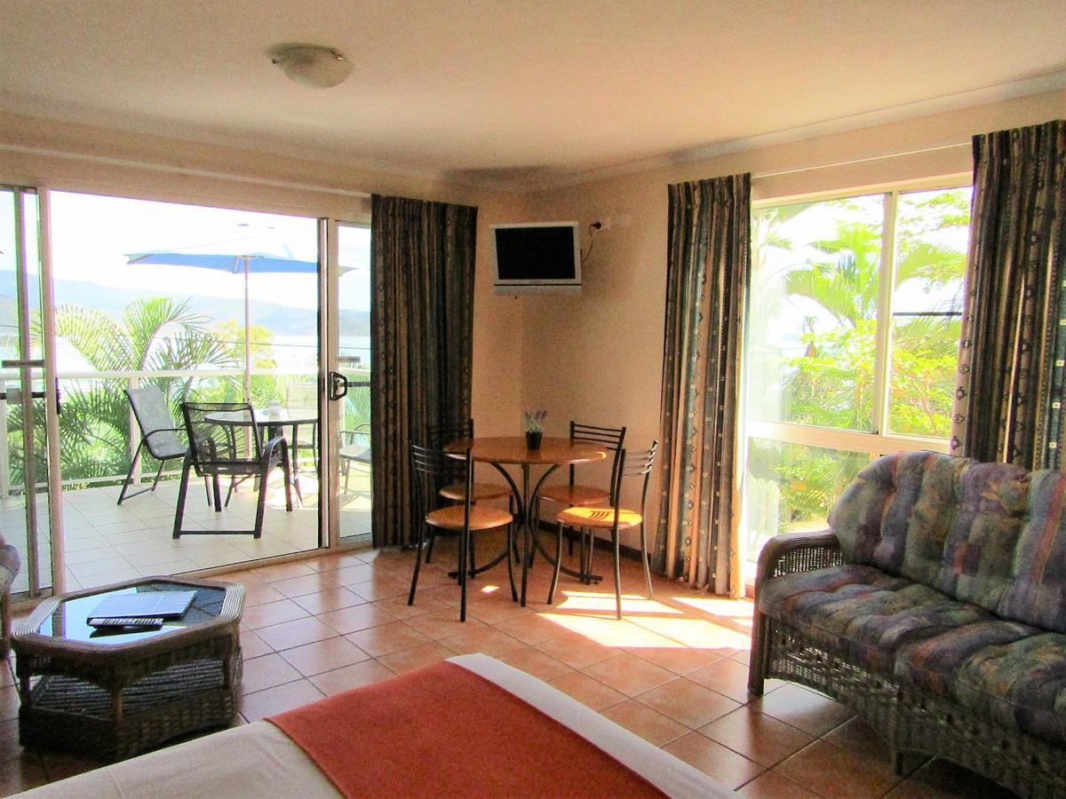 Sunlit Waters Studio Apartments Airlie Beach Exterior foto