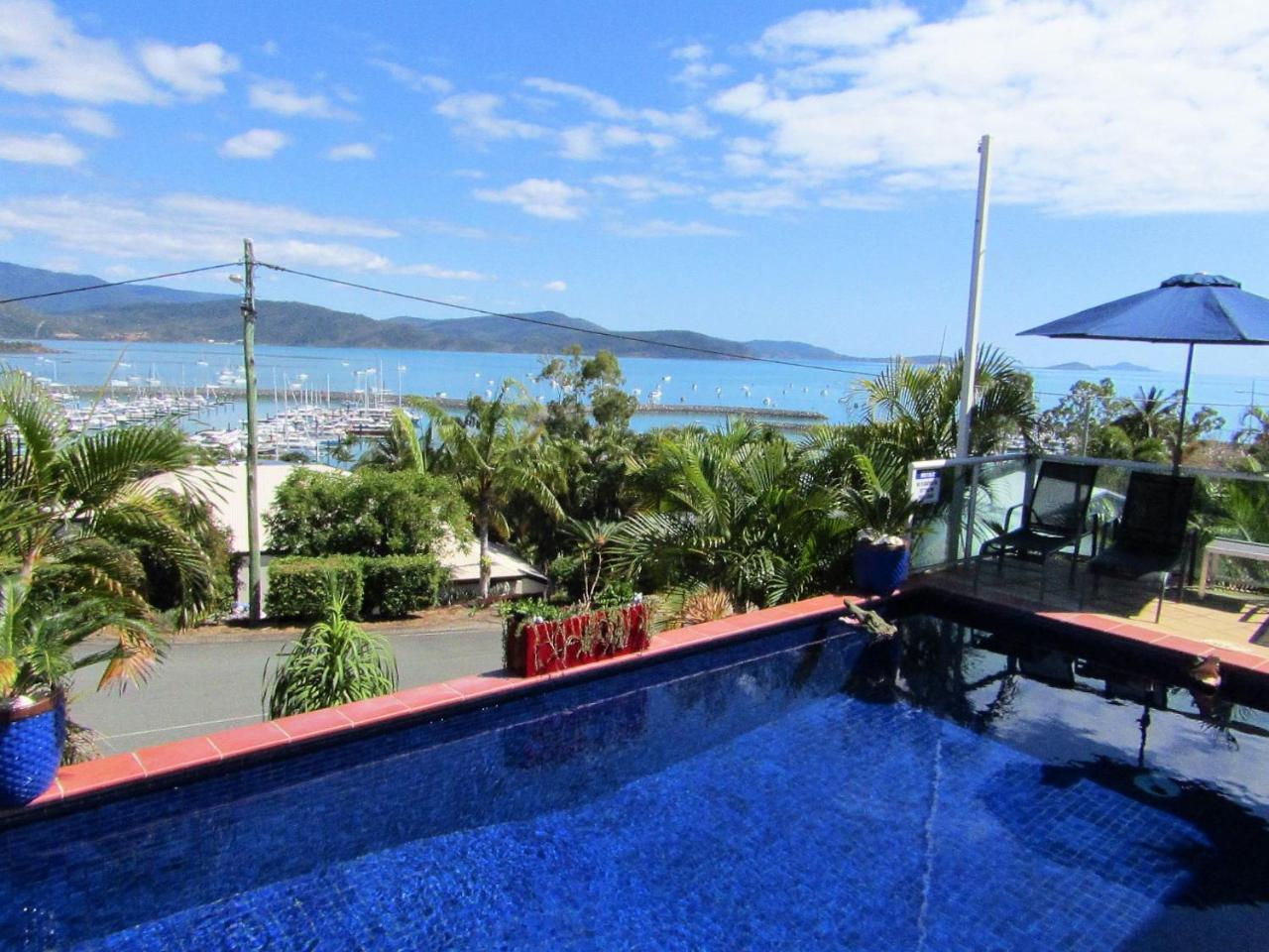 Sunlit Waters Studio Apartments Airlie Beach Exterior foto