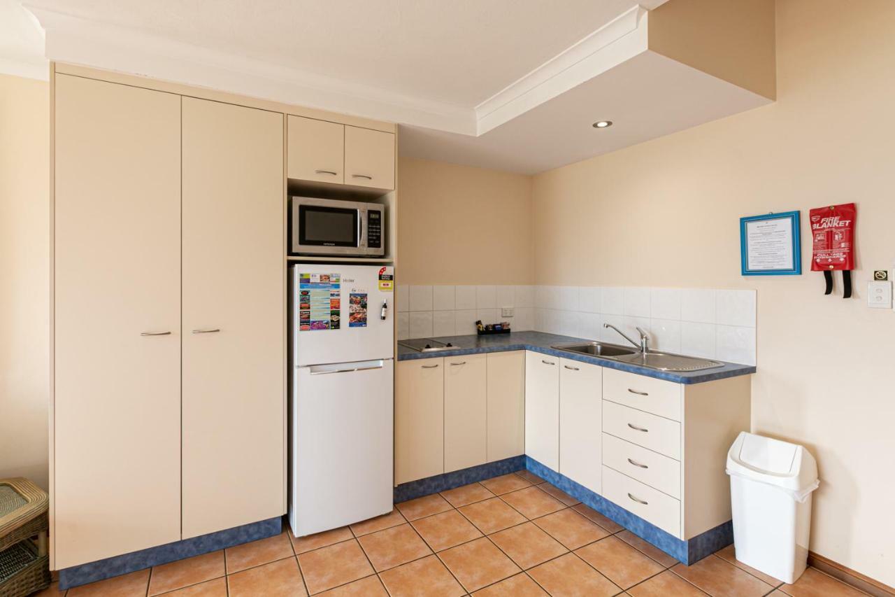 Sunlit Waters Studio Apartments Airlie Beach Exterior foto
