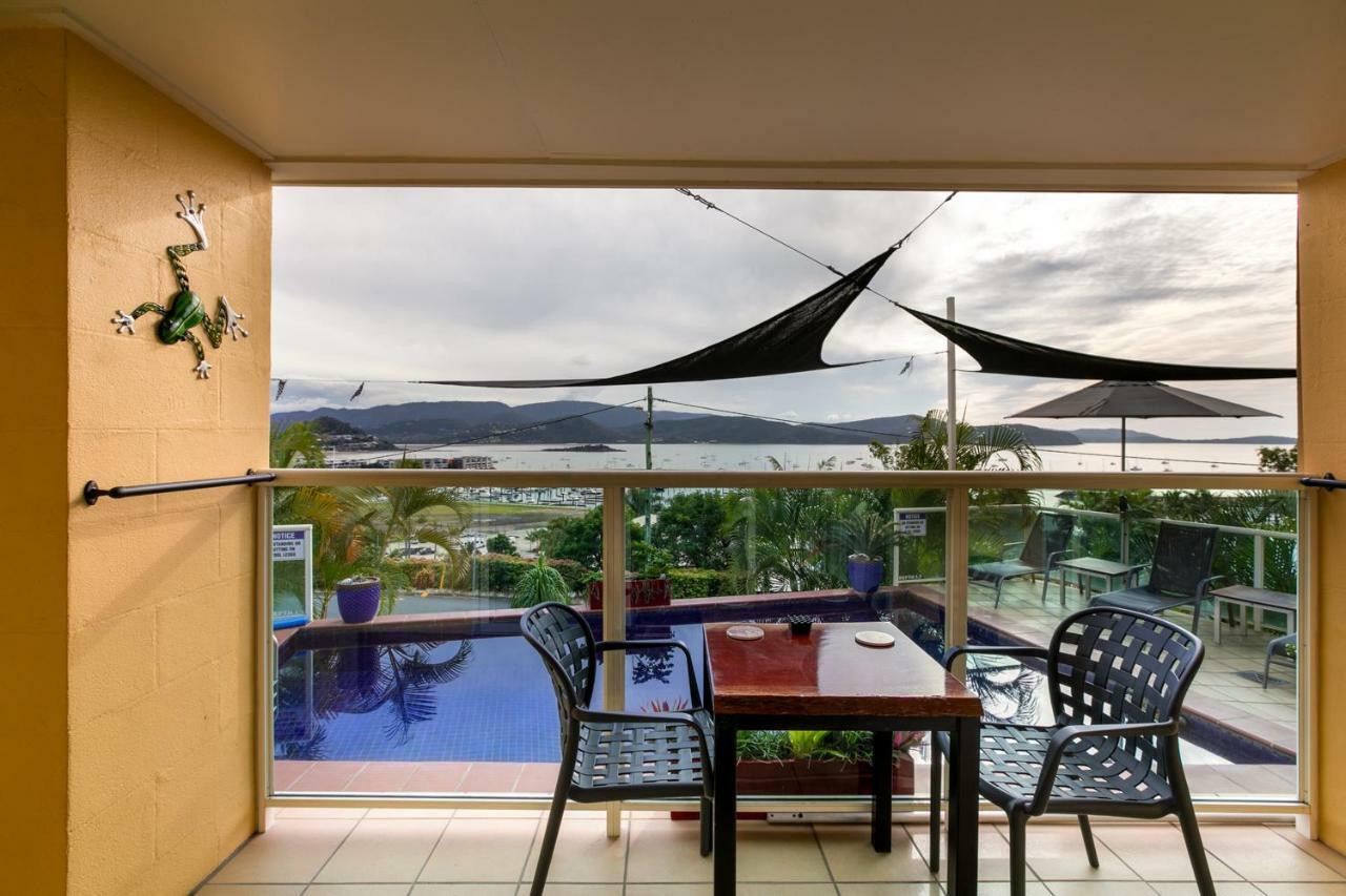 Sunlit Waters Studio Apartments Airlie Beach Exterior foto