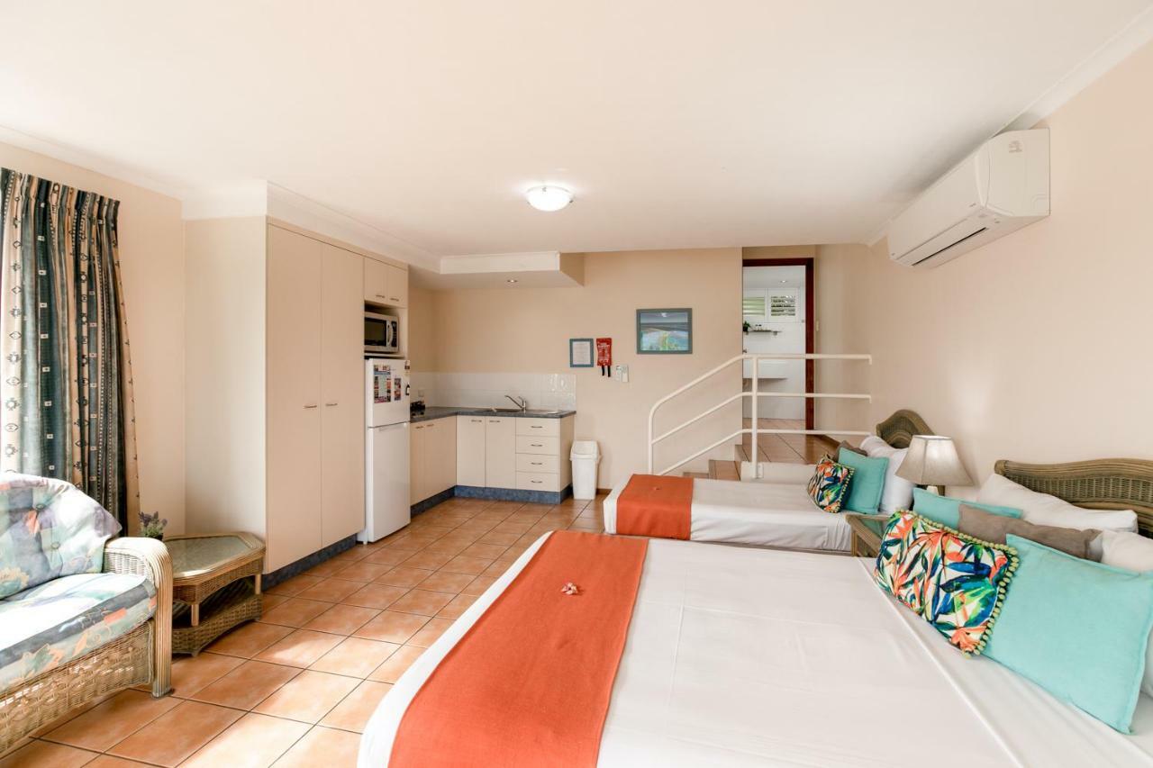 Sunlit Waters Studio Apartments Airlie Beach Exterior foto