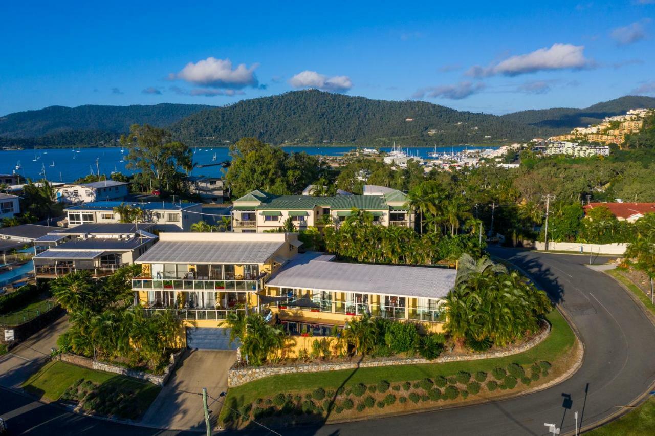 Sunlit Waters Studio Apartments Airlie Beach Exterior foto