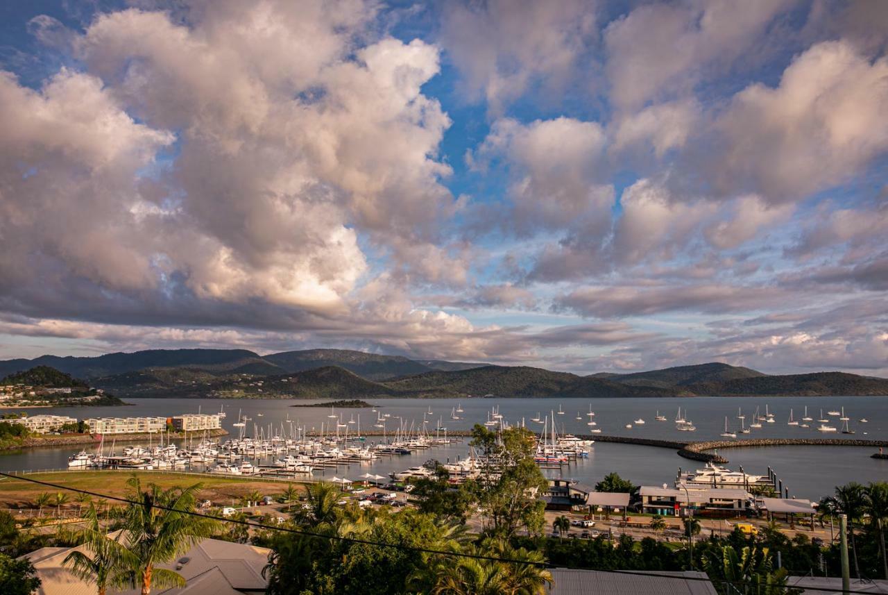 Sunlit Waters Studio Apartments Airlie Beach Exterior foto