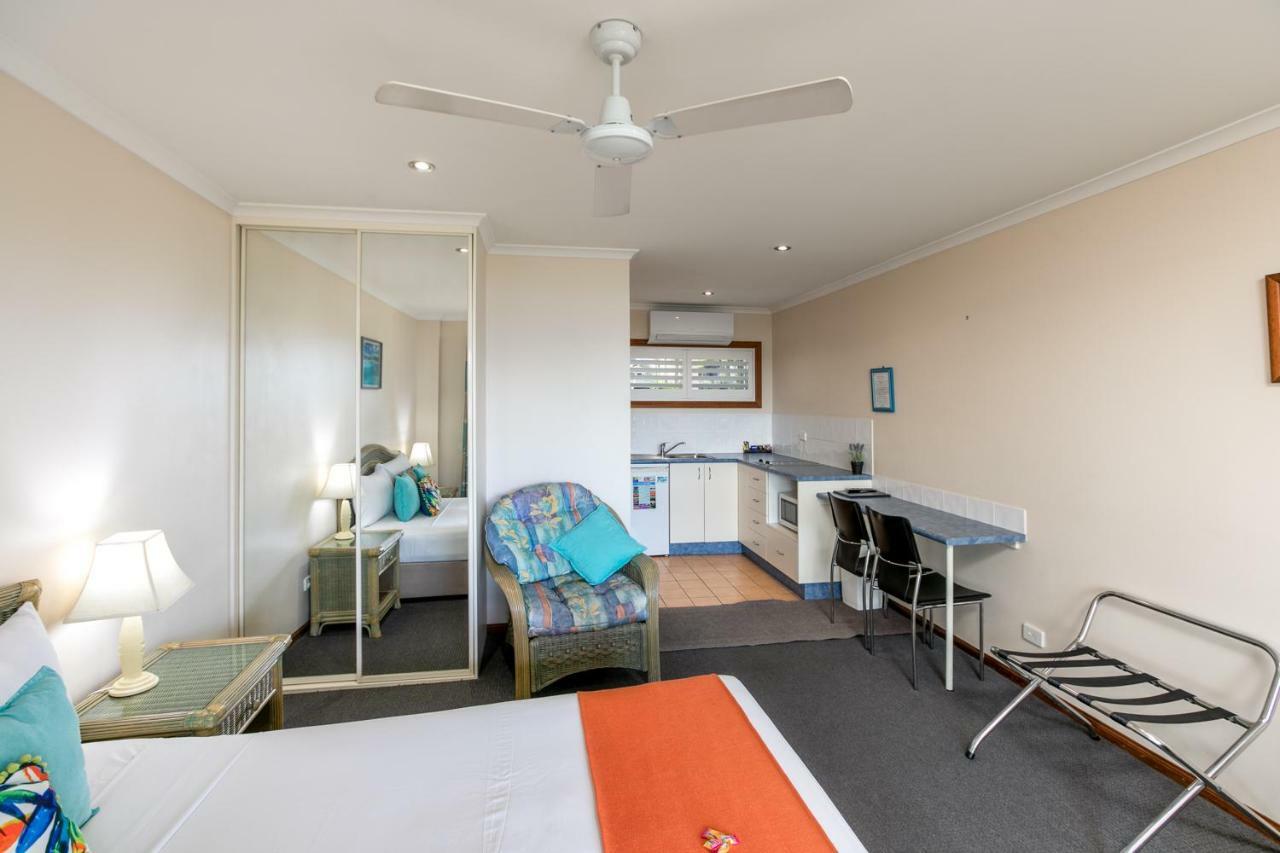 Sunlit Waters Studio Apartments Airlie Beach Exterior foto