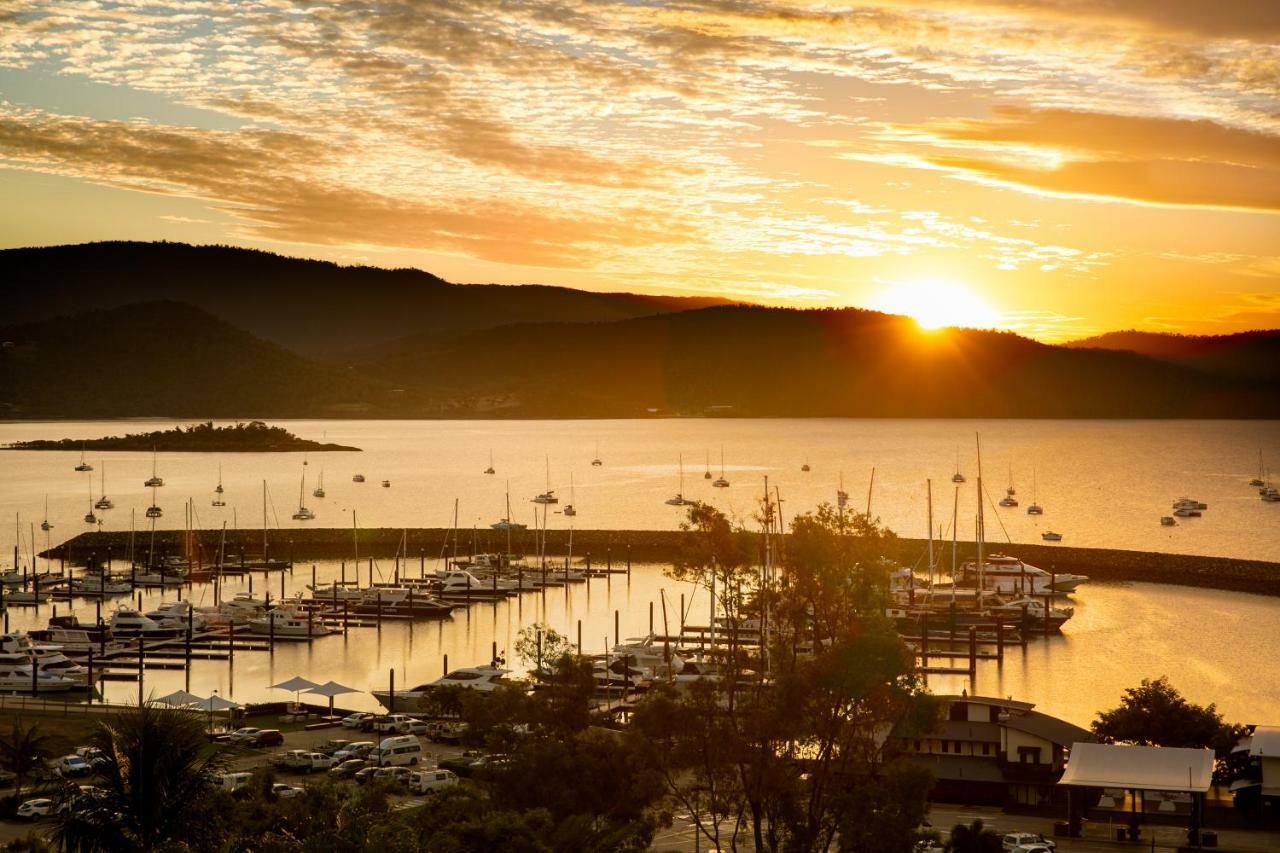 Sunlit Waters Studio Apartments Airlie Beach Exterior foto