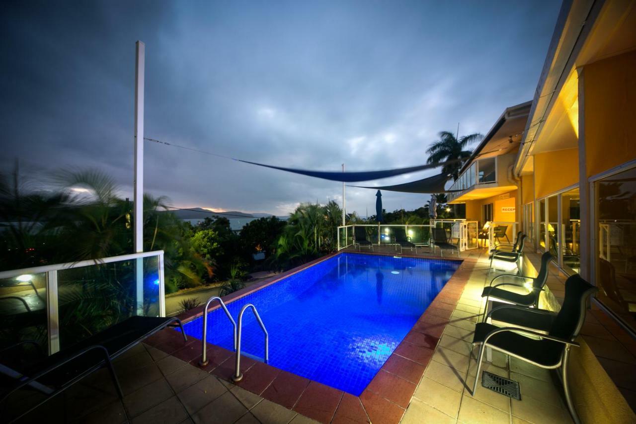 Sunlit Waters Studio Apartments Airlie Beach Exterior foto